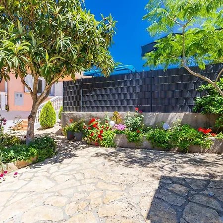 Relaxing Hideaway With Seasonal Pool & Seaside Charm بيت للعطل *
